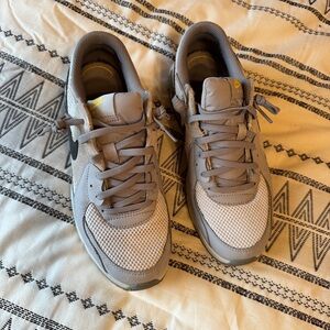 Nike Men's Gray and Gold Athletic Shoes